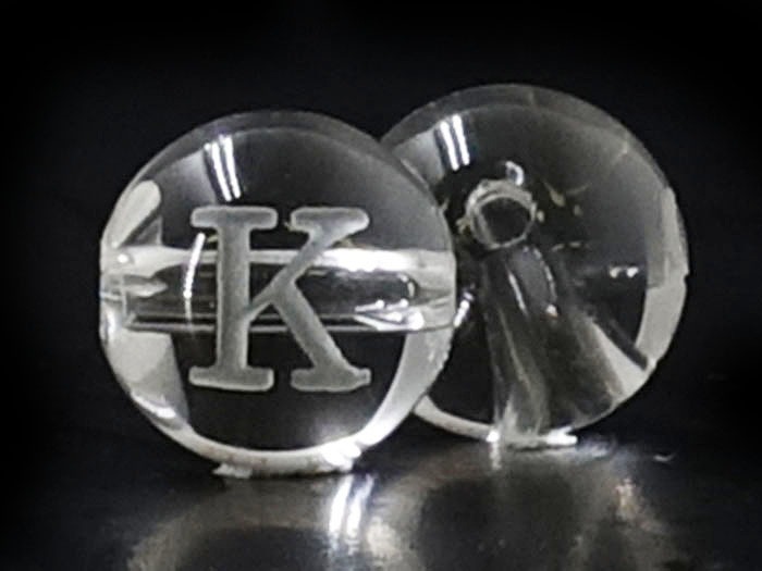 アルファベットビーズ　水晶　「K」　1粒